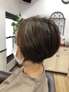 阿南市　羽ノ浦　美容室　アーティ　くせ毛　お手入れ簡単スタイル　ショートスタイル　大人女性　ヘアスタイル