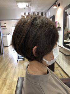 阿南市　羽ノ浦　美容室　アーティ　くせ毛　お手入れ簡単スタイル　ショートスタイル　大人女性　ヘアスタイル