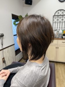 阿南市　羽ノ浦　美容室　アーティ　お手入れ簡単ショートカット　トップに自然なボリューム