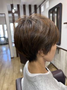 阿南市　羽ノ浦　美容室　アーティ　お手入れ簡単ショートカット　トップに自然なボリューム