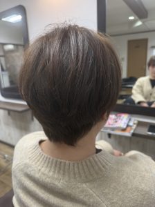阿南市　羽ノ浦　美容室　アーティ　お手入れ簡単ショートカット　トップにボリューム