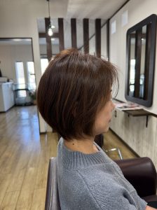 阿南市　羽ノ浦　美容室　アーティ　お手入れ簡単　ショートカット　トップにボリューム