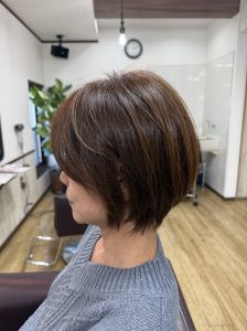 阿南市　羽ノ浦　美容室　アーティ　お手入れ簡単　ショートカット　トップにボリューム