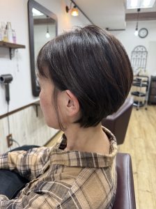阿南市　羽ノ浦　美容室　アーティ　お手入れ簡単ショートカット　トップに自然なボリューム