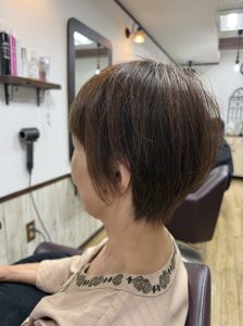 阿南市　羽ノ浦　美容室　アーティ　お手入れ簡単ショートカット　トップに自然なボリューム