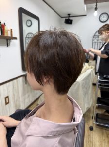 阿南市 羽ノ浦 美容室 アーティ お手入れ簡単ショートカット トップに自然なボリューム