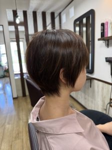 阿南市 羽ノ浦 美容室 アーティ お手入れ簡単ショートカット トップに自然なボリューム