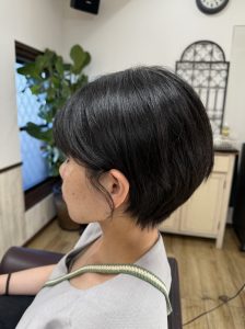 阿南市 羽ノ浦 美容室 アーティ お手入れ簡単ショートカット トップに自然なボリューム