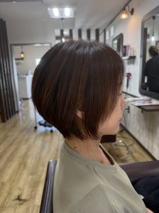 阿南市　羽ノ浦　美容室　アーティ　お手入れ簡単ショートカット　トップに自然なボリューム