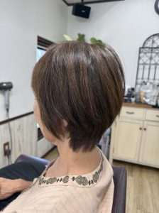 阿南市　羽ノ浦　美容室　アーティ　お手入れ簡単ショートカット　乾かすだけでまとまる　トップに自然なボリューム
