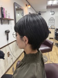 阿南市　羽ノ浦　美容室　アーティ　お手入れ簡単ショートカット　トップに自然なボリューム