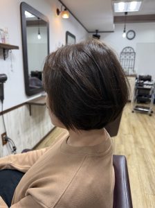 阿南市　羽ノ浦　美容室　アーティ　お手入れ簡単ショートカット　トップに自然なボリューム